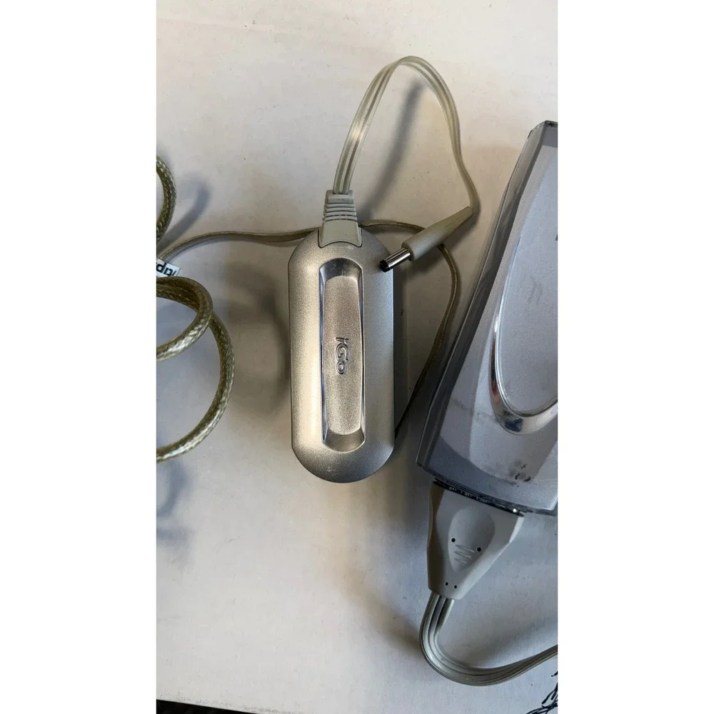 iGo Juice 70 Universal AC DC Power Adapter Laptop Charger‎ PS0055 Silver